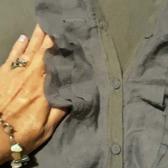 🐻Light fancier sweater top🐻 - Picture 4 of 4